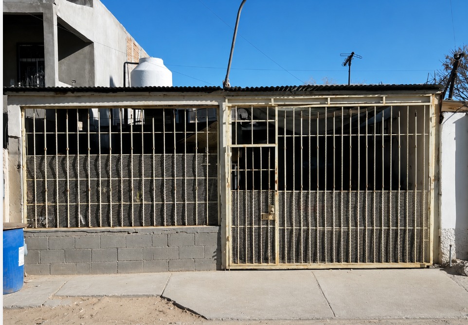 VIVIENDA EN EXCELENTE UBICACIÓN